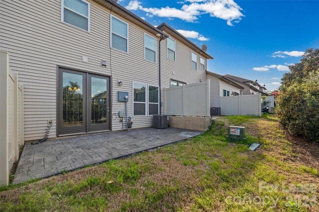 Building Photo - 827 Ayrshire Ave