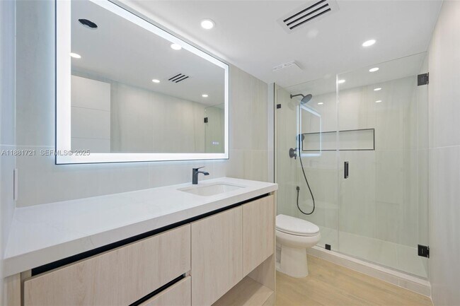 Building Photo - 19707 Turnberry Way