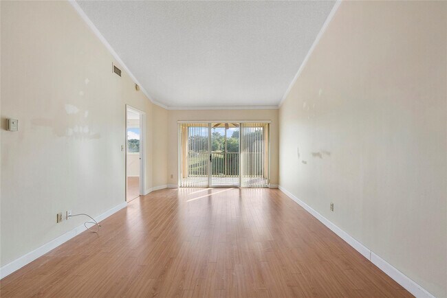 Building Photo - 967 Coral Club Dr