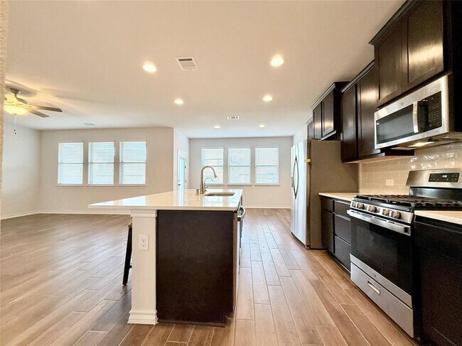 Building Photo - 7506 Elk Grove Path