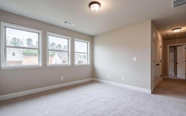Building Photo - 5885 Ridgedale Ct