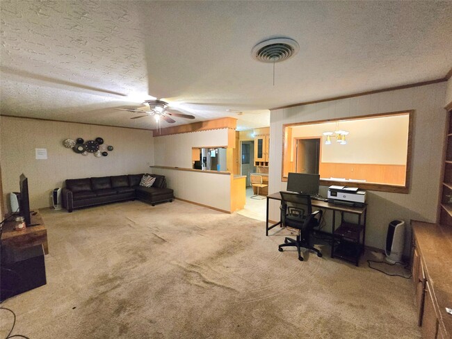 Building Photo - 1702 Ivie Lee St