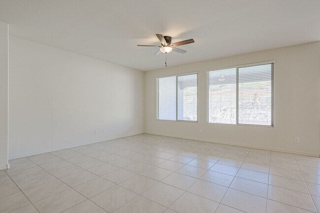 Building Photo - Beautiful 4 Bedroom Home in Aloravita Community