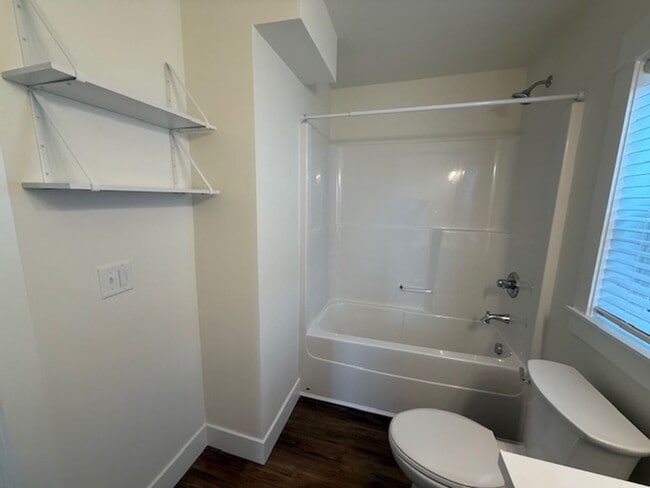 Building Photo - New Construction 4-bedroom 4 Bath Dundee OR 97115