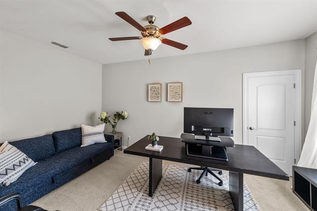 Building Photo - 2881 Redfern Dr