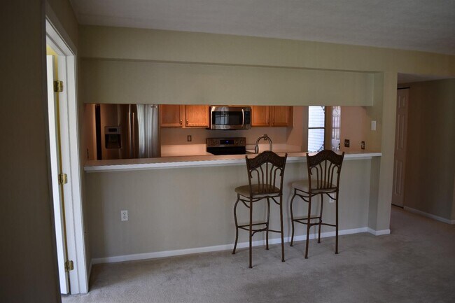 Building Photo - 1462 Millbrook Trail