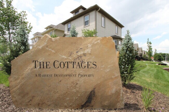 Building Photo - Large 3 bedroom 2.5 bath remodeled home! L...