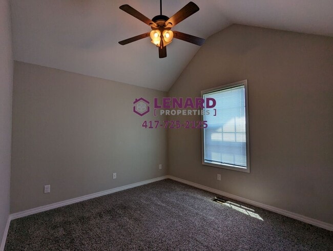 Building Photo - Beautiful 3 Bedroom House!