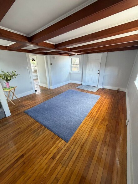 Building Photo - 303 N State