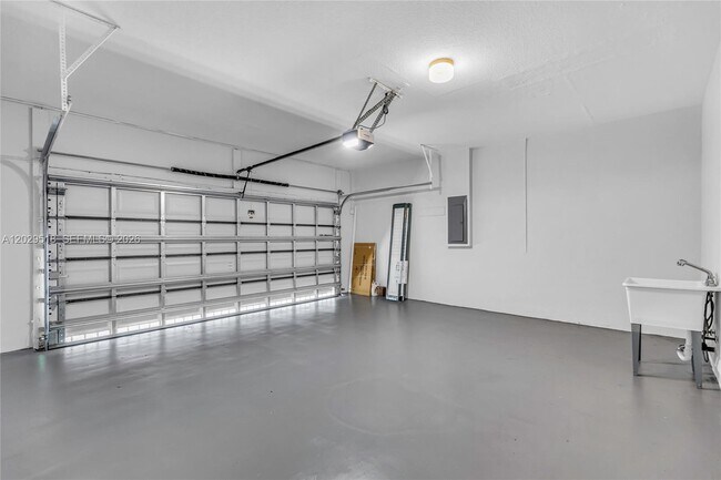Building Photo - 1140 Cedar Falls Dr