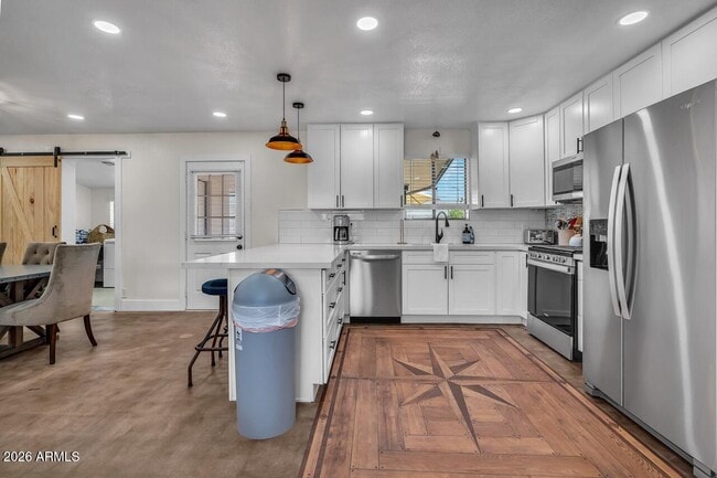 Building Photo - 1207 W 15th St