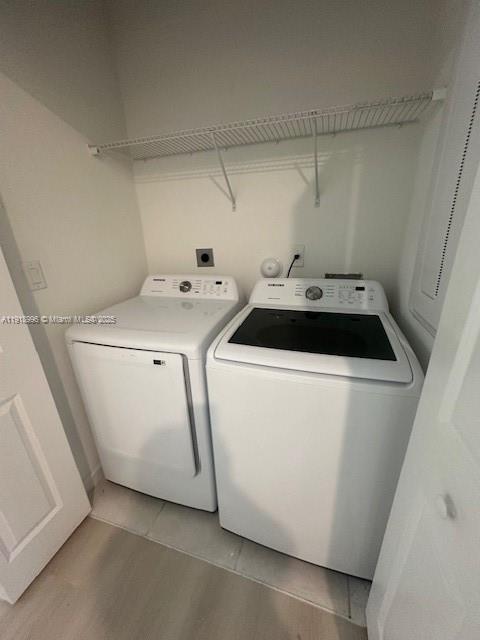 Building Photo - 1405 SE 26th Ter