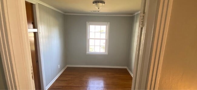 Building Photo - 2432 N Xanthus Ave
