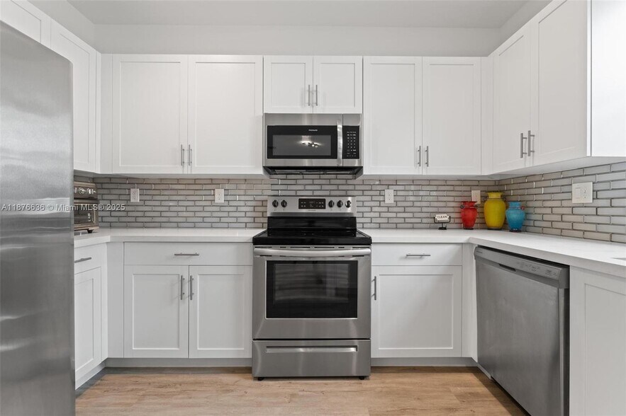 Building Photo - 403 NE 212th St