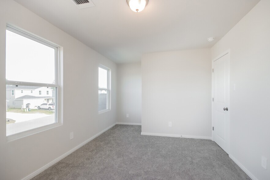 Building Photo - 15654 Briar Forest Dr