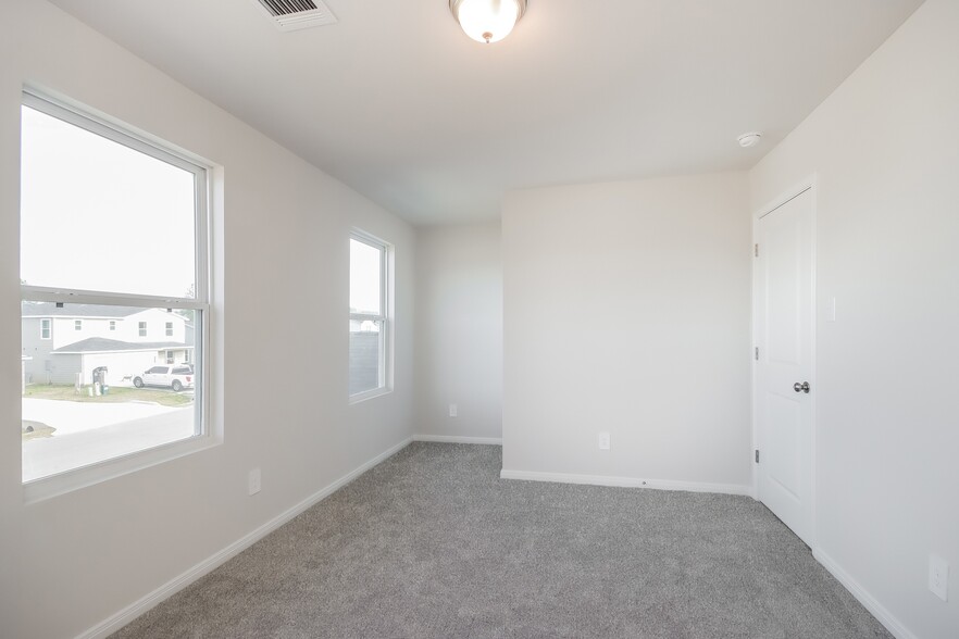 Building Photo - 15819 Del Norte Dr