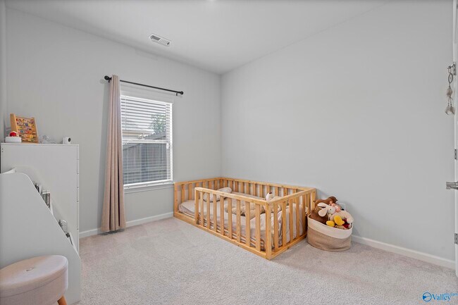 Building Photo - 14971 Greenleaf Dr