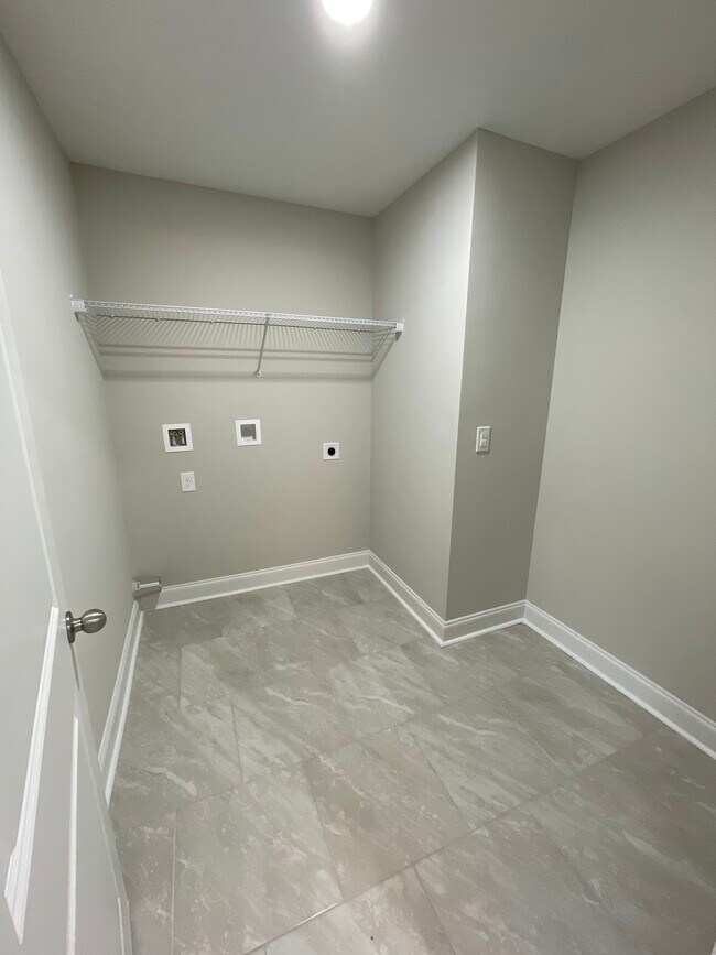 Building Photo - 1351 Virginia Acres