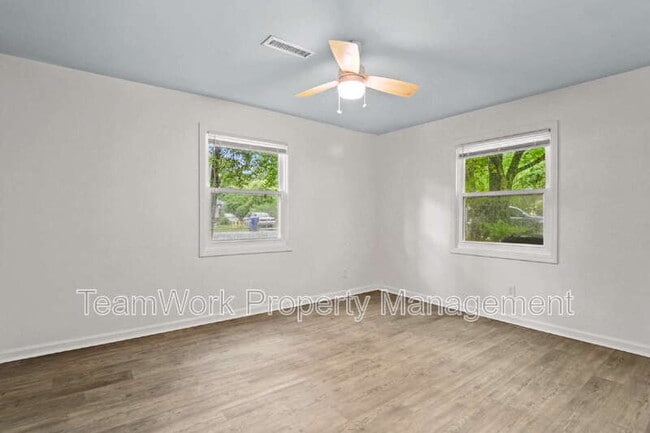 Building Photo - 3120 Matipan Ave