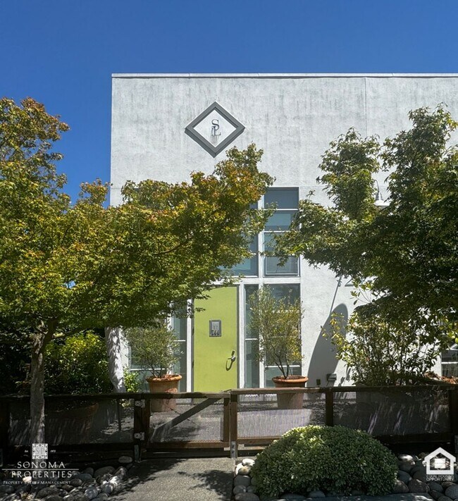 Primary Photo - Modern 1BD/2BA Loft Just Minutes from Down...