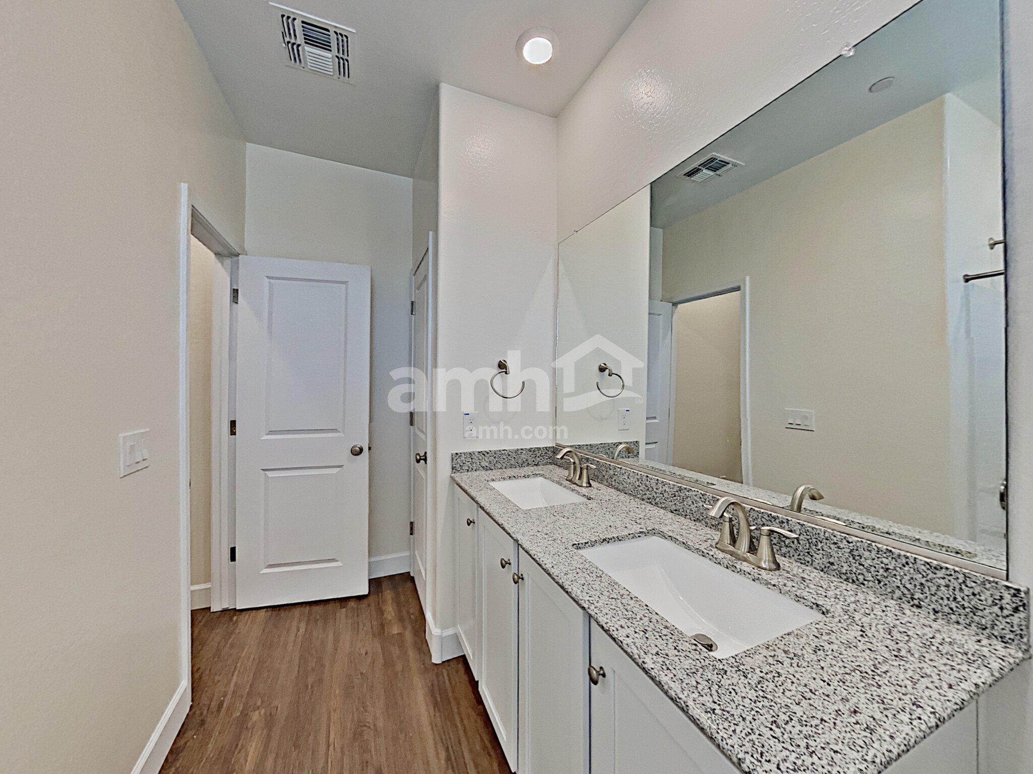 Building Photo - 5927 W Larkspur Dr