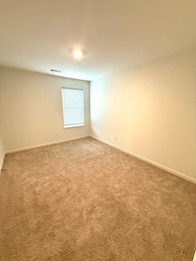 Building Photo - ** 4 Bed 2.5 Bath located in Pike Road ** Call 334-366-9198 to schedule a self-tour