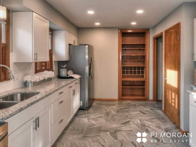 Building Photo - 4 bedroom, 3 Bathroom House