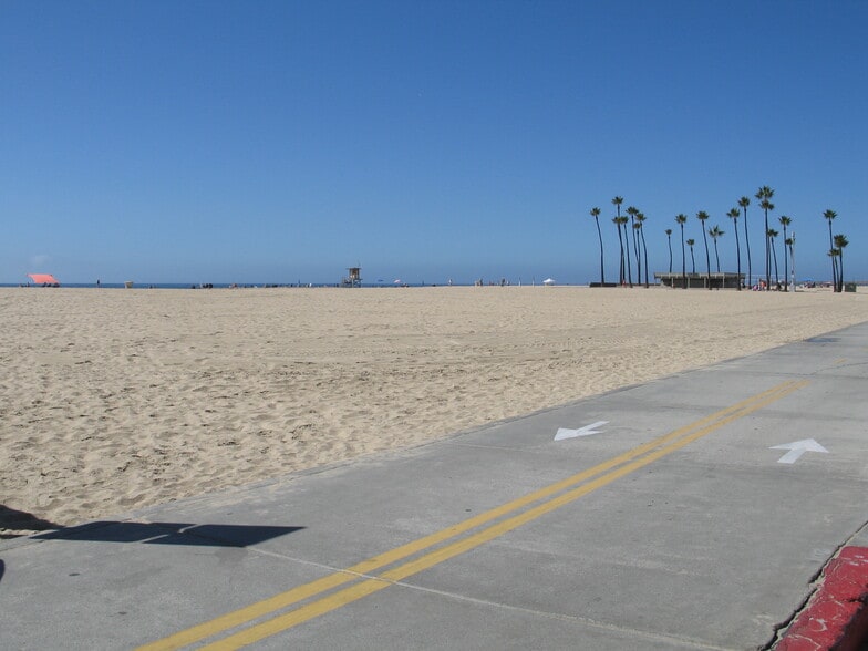 Building Photo - 1401 W Balboa Blvd