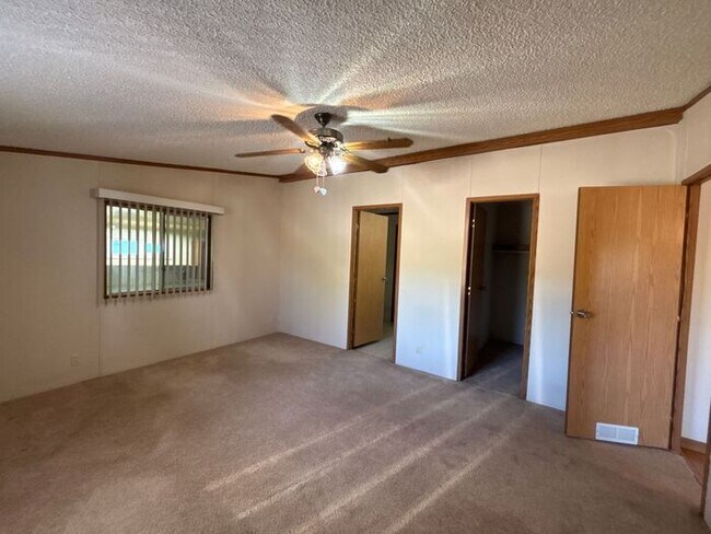 Building Photo - READY TO VIEW NOW! Adorable 3 Bed 2 Bath Home in New River NO HOA