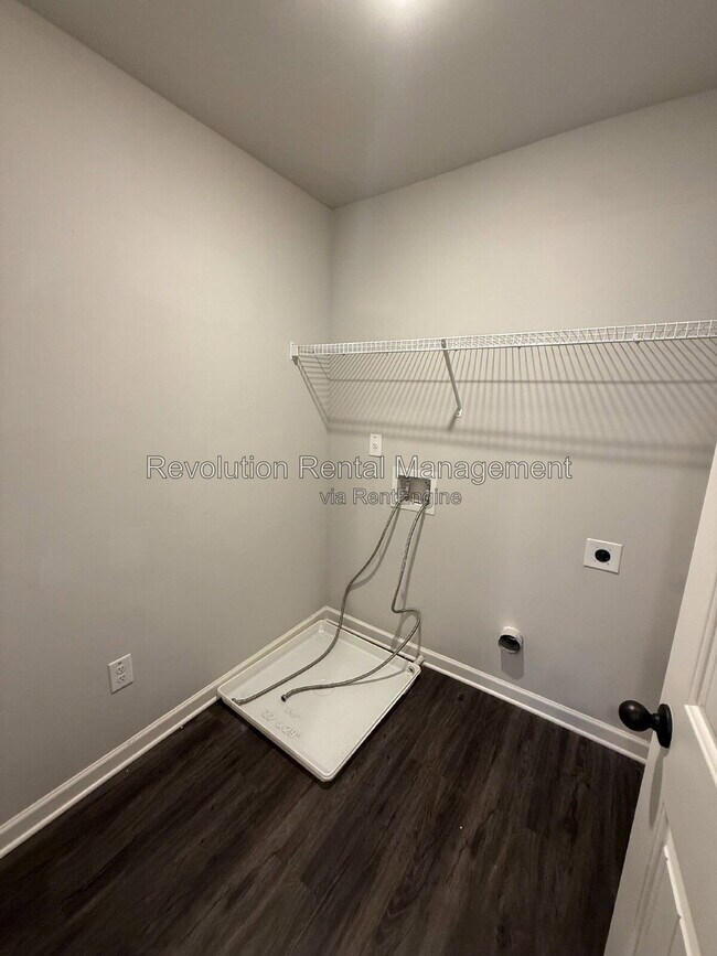 Building Photo - 1009 Fable Ln