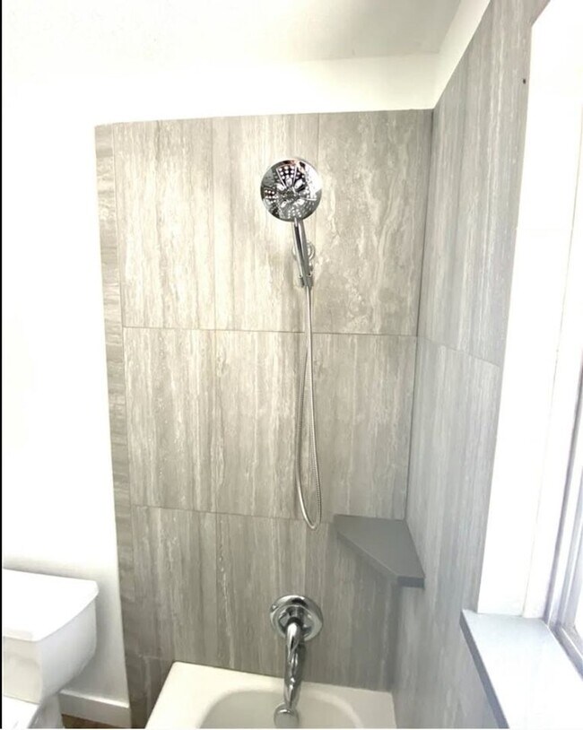 Building Photo - RES_CARMEL INSTITUTE LLC_1152