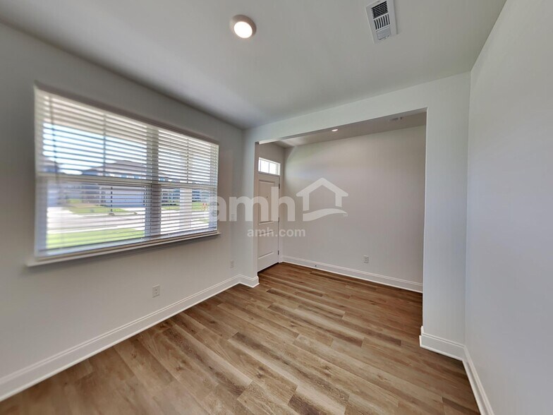 Building Photo - 5320 Trust Dr