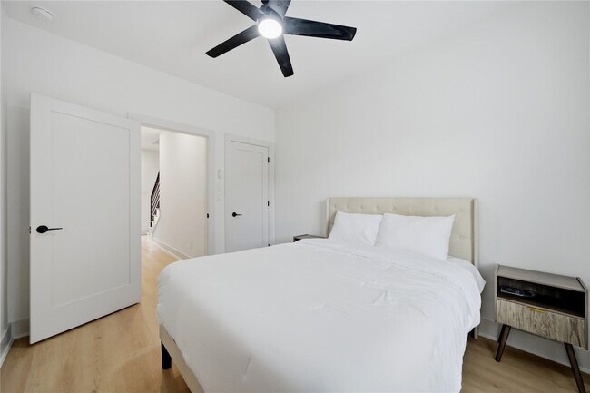Building Photo - 5509 Hershe St