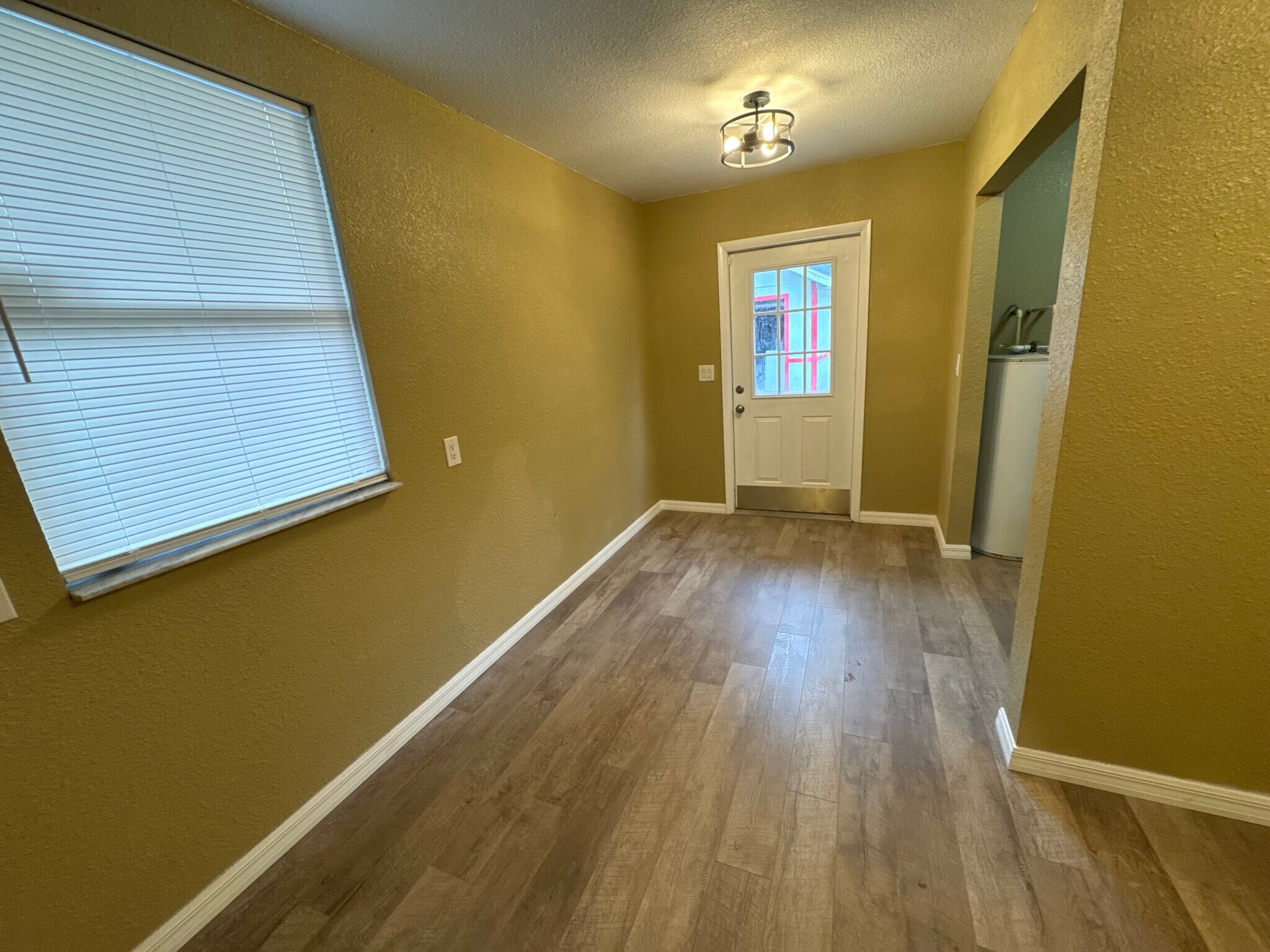 smaller dining area - 721 NW 22nd St