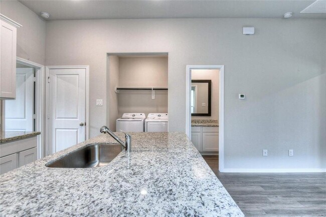 Building Photo - 9650 Warm Spring