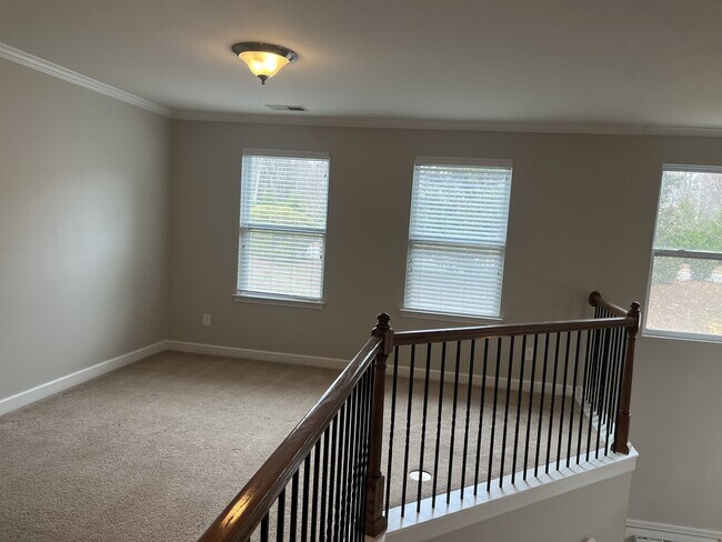 Building Photo - 5661 Tipperlinn Way