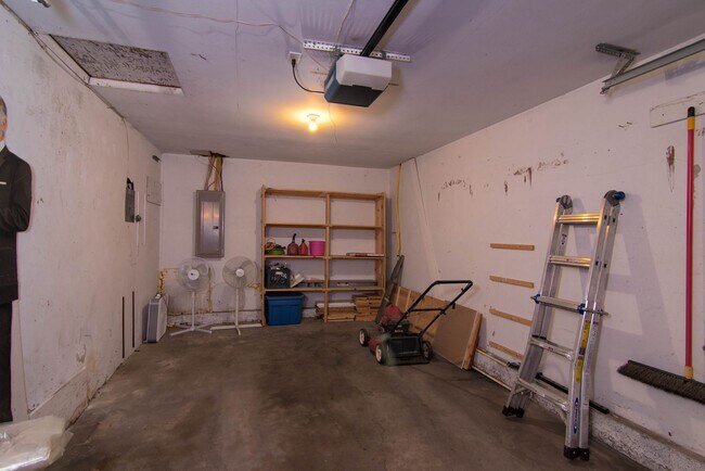 Building Photo - South Hill cute 2 Bed 1 Bath rancher with covered entertaining patio - Coming Soon 9/23