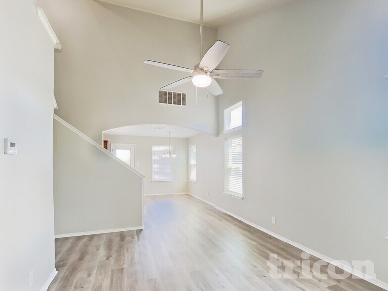 Building Photo - 18521 Mammoth Cave Blvd