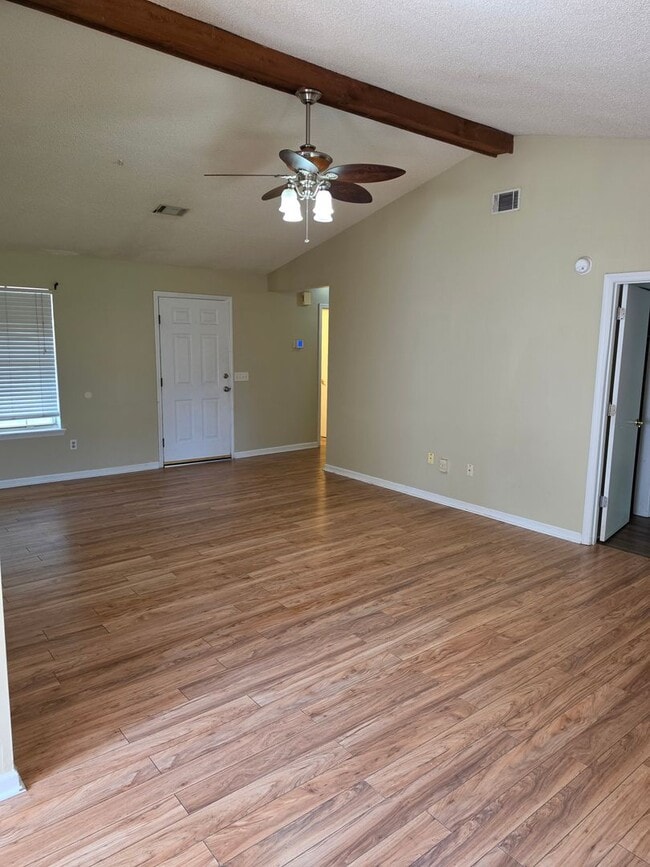 Building Photo - 620 Honey Ridge Ln