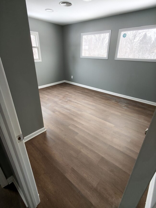 Building Photo - 761 Norway Ave