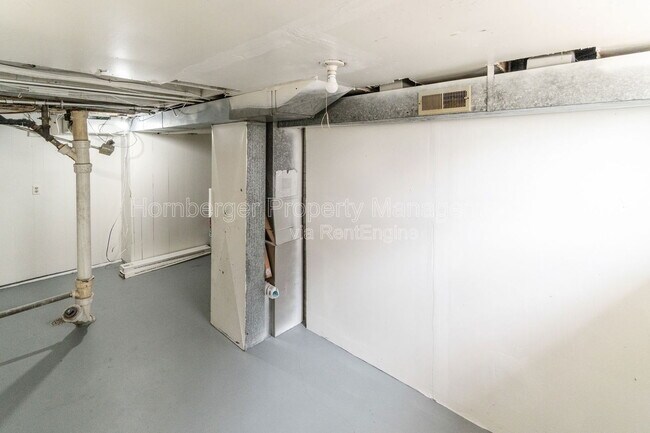 Building Photo - 328 E Rockwell Ave