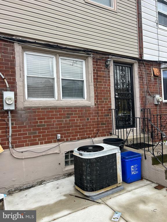 Primary Photo - 4655 Benson St