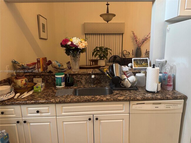 Building Photo - 8598 Lychee Dr