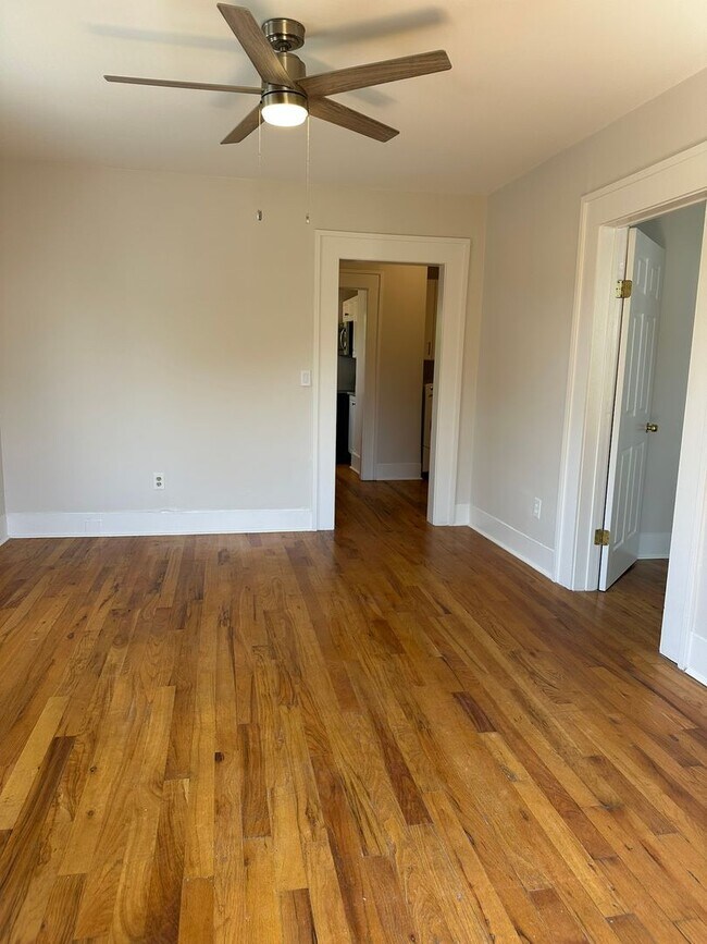 Building Photo - 35 Perry Ave