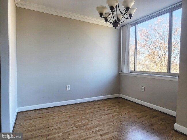 Building Photo - 5565 Columbia Pike