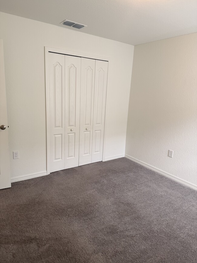 Building Photo - 281 Arbuthnot St