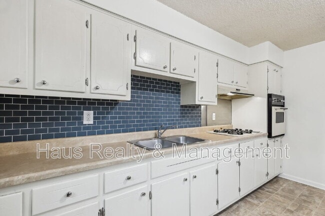 Building Photo - 144 Airport Rd