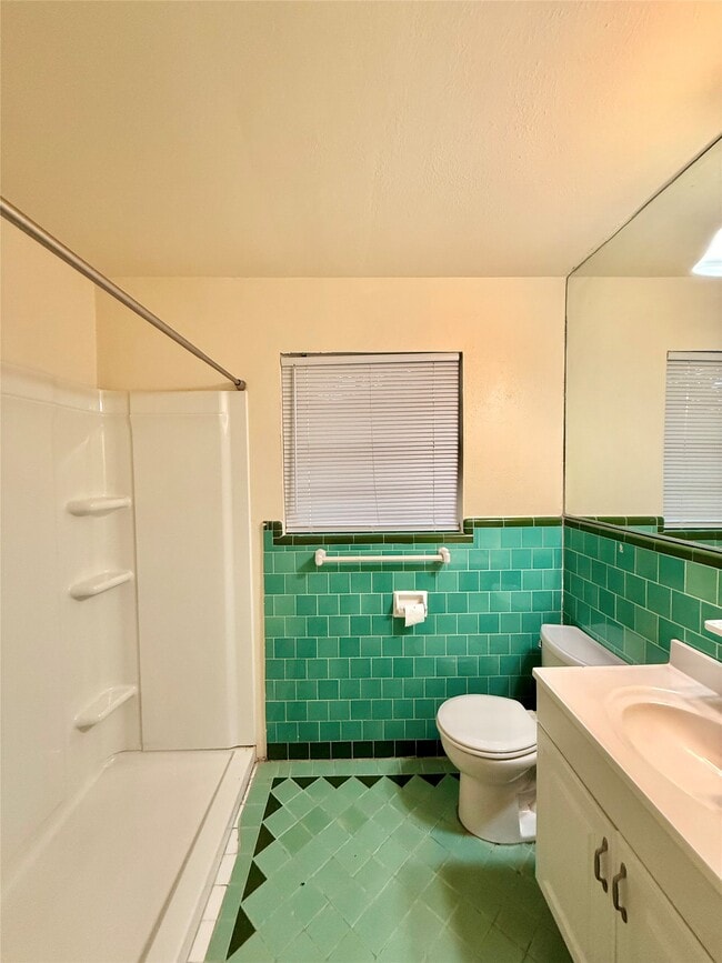 Building Photo - 7018 Alder Dr