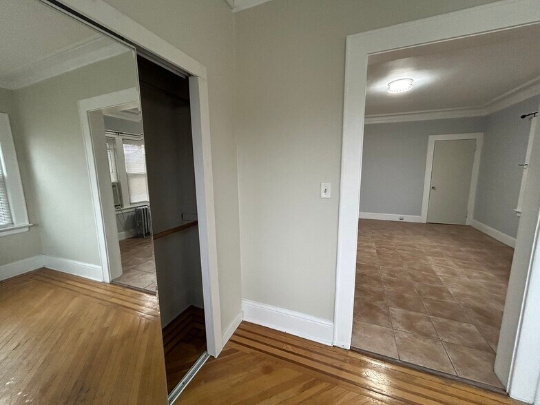 BONUS ROOM - 227 N 15th St