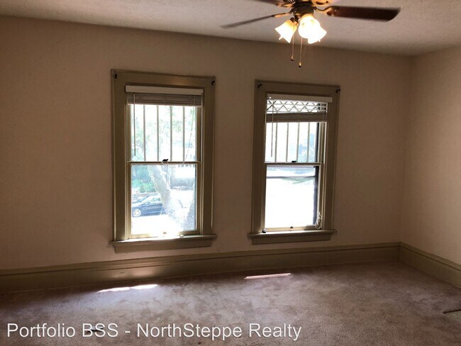 Building Photo - 4 br, 1.5 bath Apartment - 1069 Neil Ave